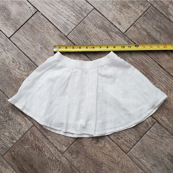 OshKosh B'Gosh white flowy skirt Size 4T - Picture 4 of 8